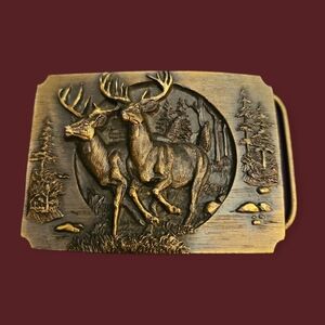 Vtg BERGAMOT 1990 Elk Deer Hunter Outdoorsman Belt Buckle